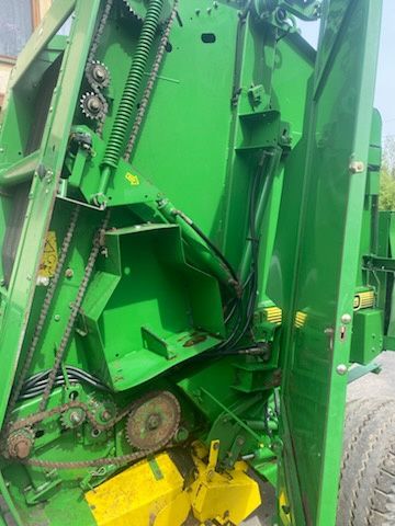 Prasa John Deere 590