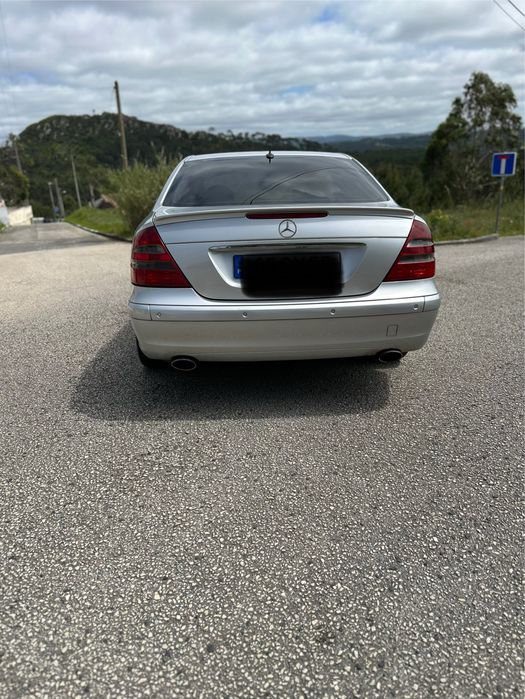Mercedes-bens E270