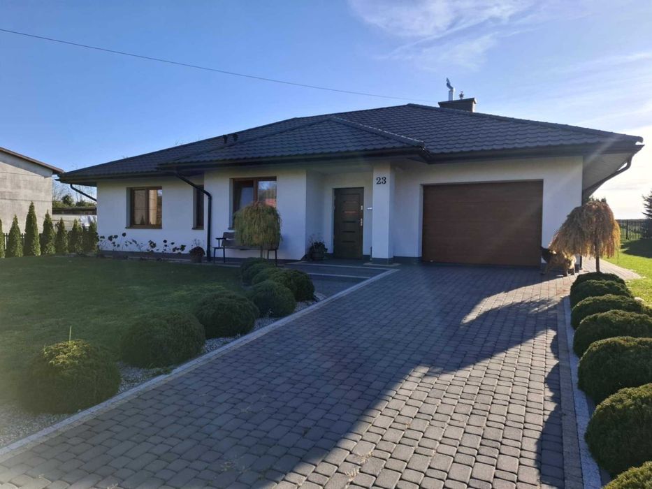 Parterowy dom z dużą działką - Koniemłoty /Staszowa.