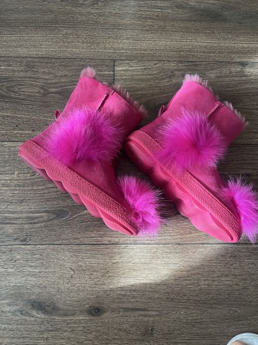 Продам натуральные яркие замшевые Угги сапожки на цегейке! Португалия!