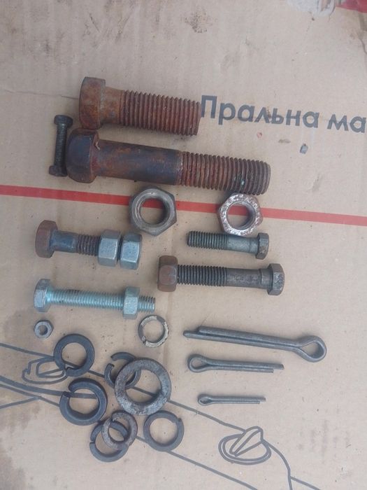 Продам метизы: болты, гайки, гровера