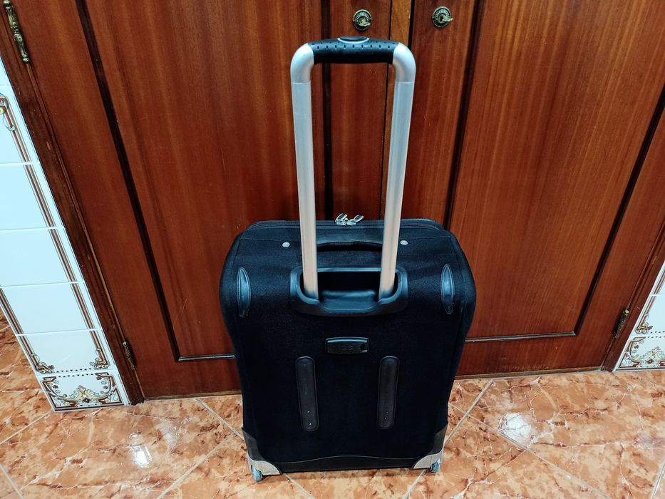 Mala Malas de porão até 23 kg viagem casa quarto apartamento vivenda.