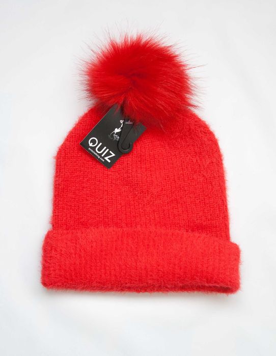 Nowa czerwona czapka z pomponem QIUZ