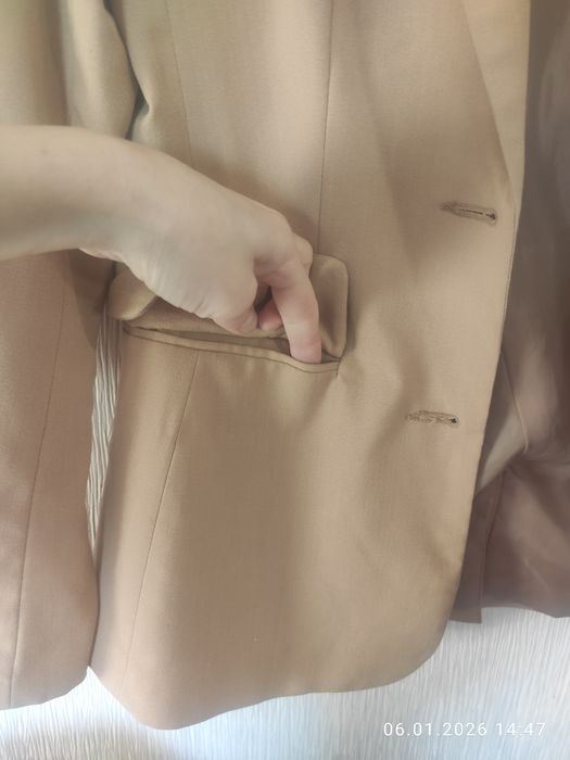 Піджак гарного кольору