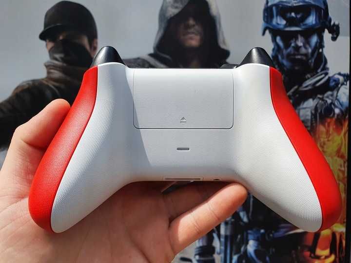 Oryginalny pad Microsoft Xbox Series S X One Pulse Red Czerwony
