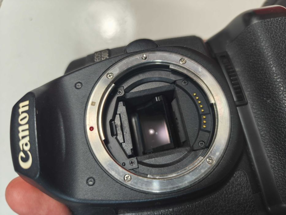 Canon EOS 50D + Grip