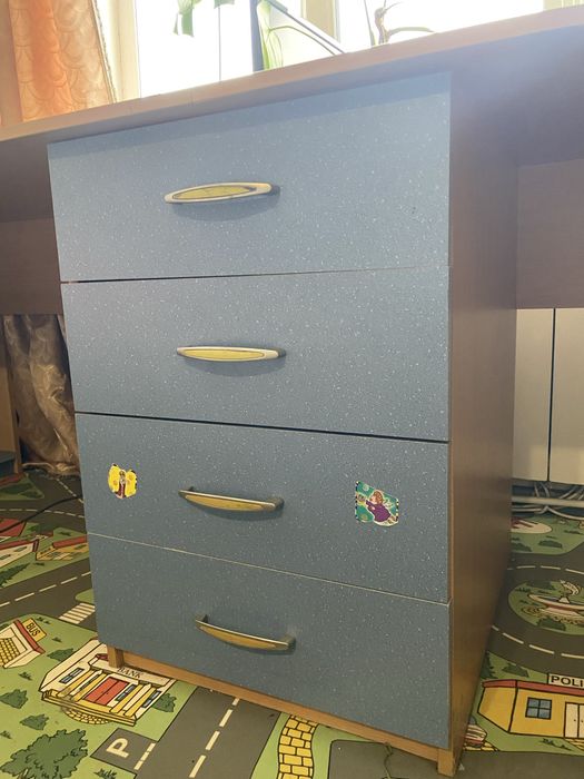 Стіл письмовий з полицями