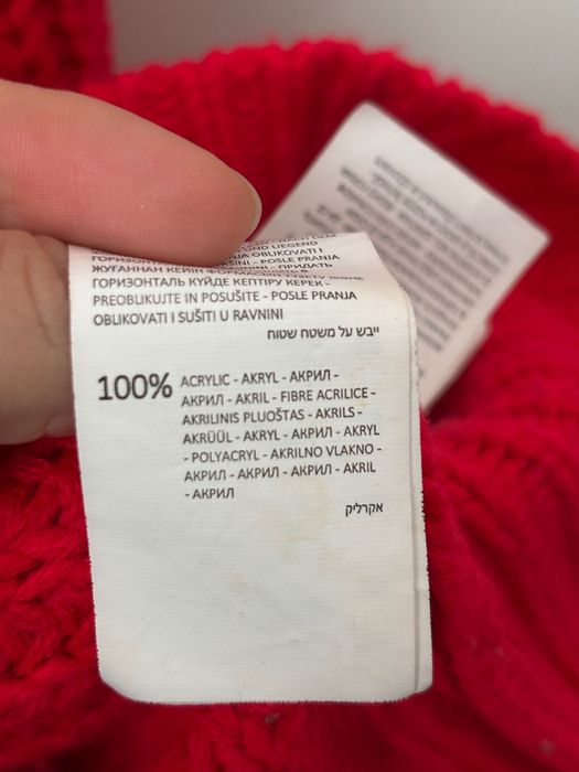 Czerwony gruby sweter marki Reserved, rozmiar M, stan bardzo dobry.