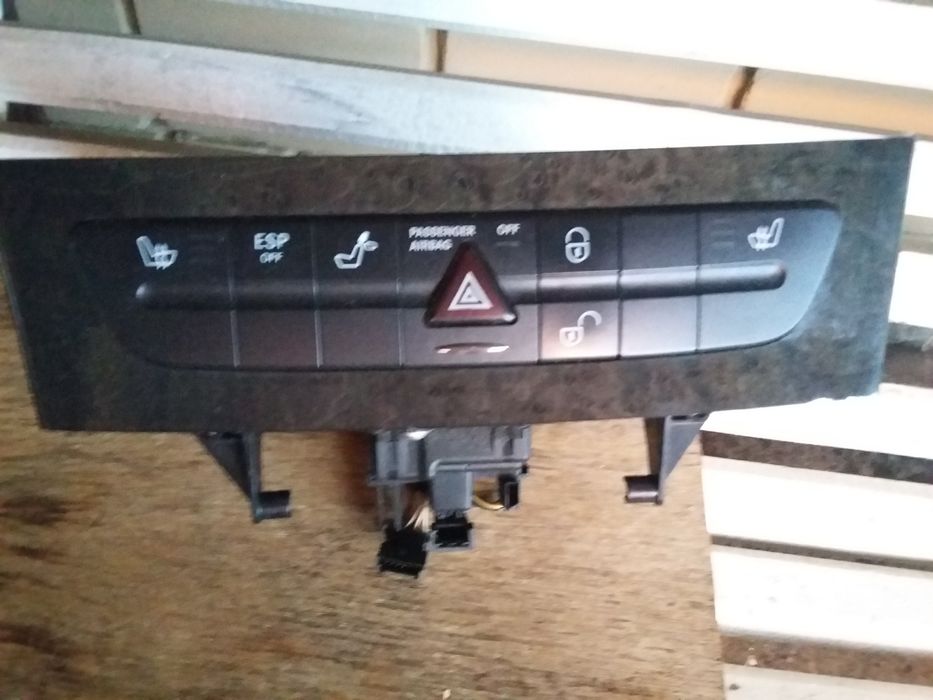 Обшивка,ремни,потолок мерседесw 211