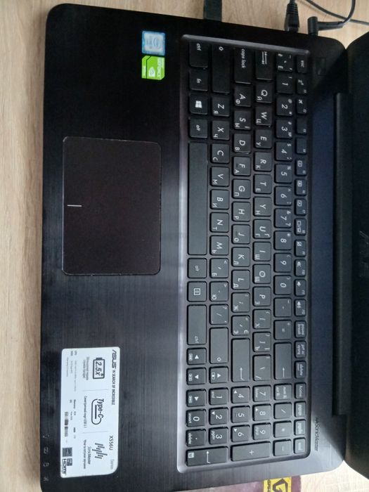 Ноутбук ASUS X556U Intel i5, 16GB RAM, SSD+HDD, GeForce 940MX
