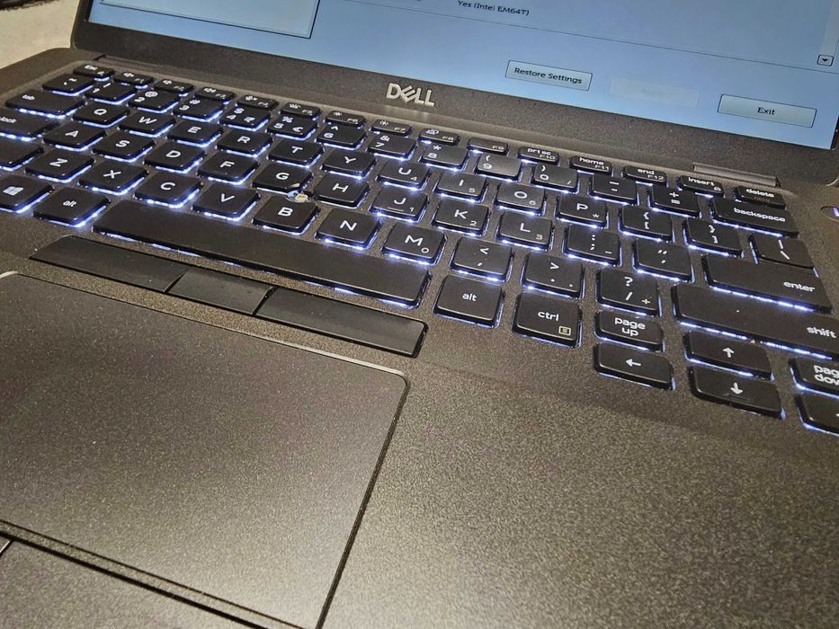 Laptop Dell 5400 i5 8gen. 8GB RAM, Dysk m.2 256 GB. klawiatura PL. wys