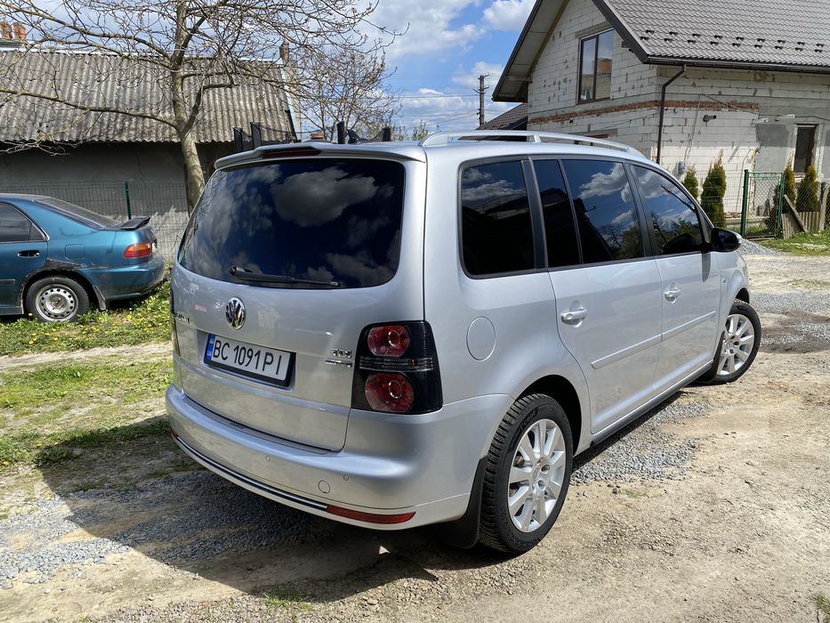 Продам VW Touran 2009р. R-line.