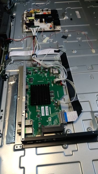 TV Sharp LC-55UI7252E - peças