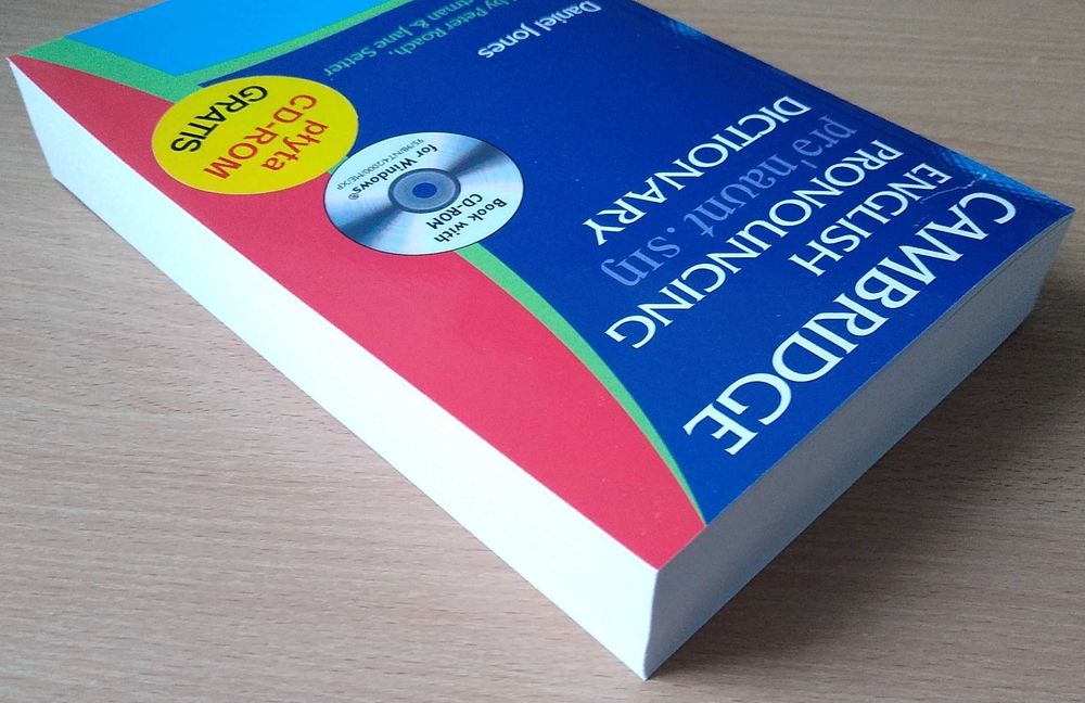 Cambridge English pronouncing dictionary / Daniel Jones