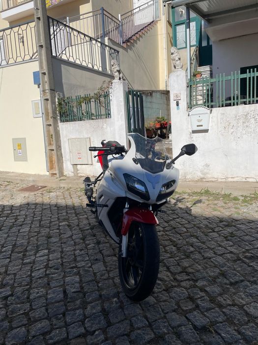 Mota desportiva Keeway RKR 125cc