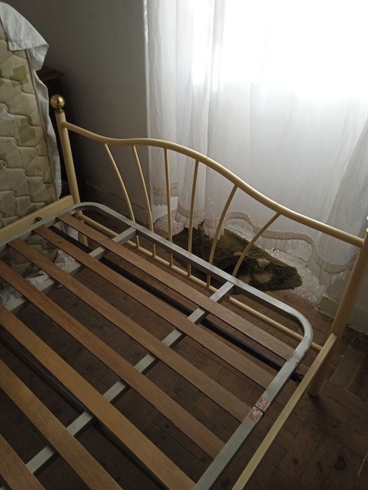 Cama de ferro de casal