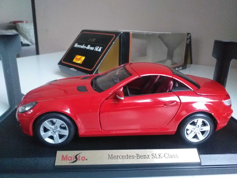 модель 1.18 Mercedes-Benz SLK Maisto 1:18