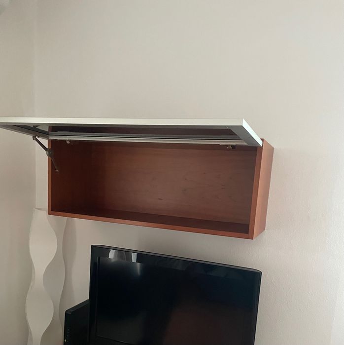 Vendo conjunto de mobiliário de sala os móveis encontram-se em bom  estado.