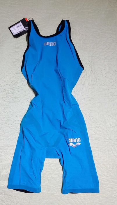 Nowy strój startowy Arena Carbon Mark 2