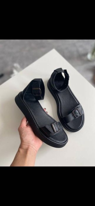 Босоніжки босоножки сандалі