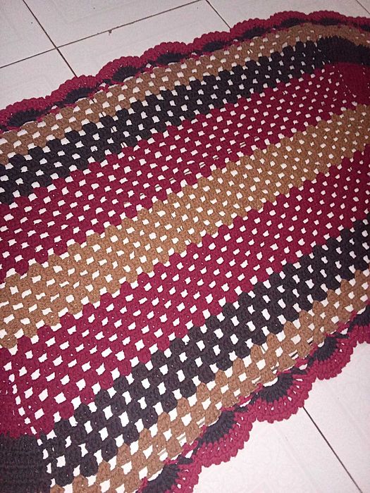 Tapete em crochê oval feito à mão