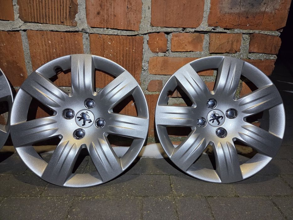 Kołpaki do Peugota.