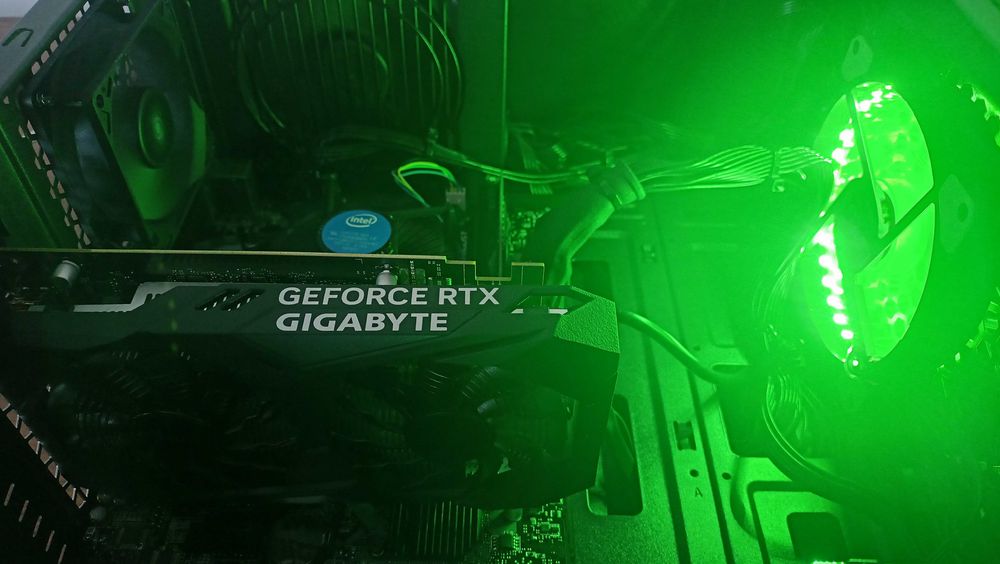 Komputer Gamingowy i5 4.1 Ghz | RTX 3050 | 16GB DDR4 | SSD+HDD | LED
