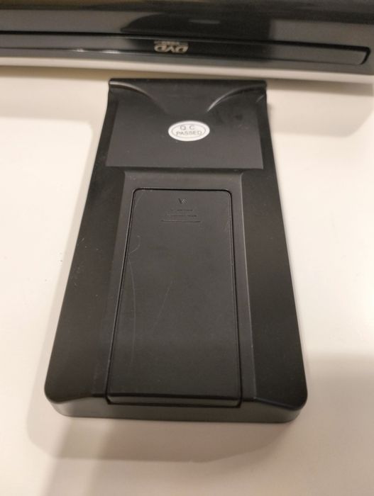 Odtwarzacz DVD z kablami RCA