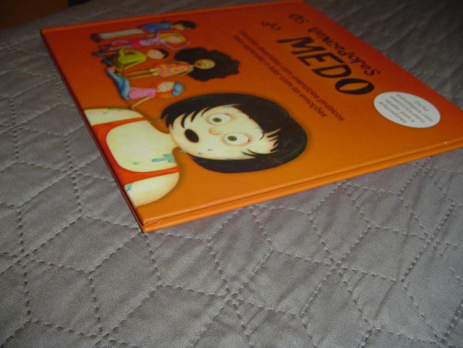 Livro Infantil  "Os Vencedores do Medo" de Célia Barreto Carvalho