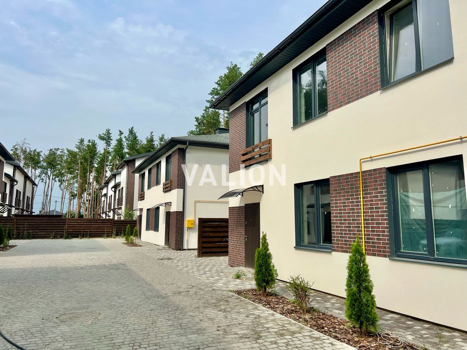 Продаж дуплексу в котеджному містечку біля парку