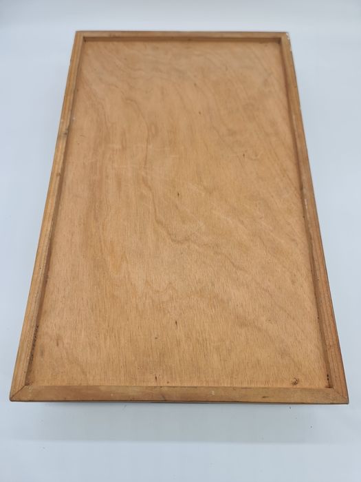 Tabuleiro de madeira com 15 azulejos decorativos