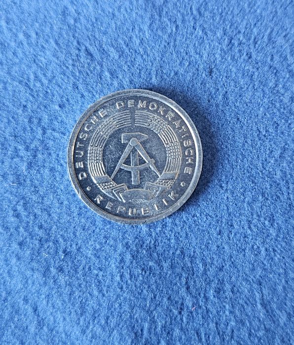 1 Pfrennig NRD moneta z 1987 roku