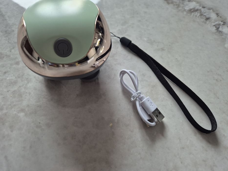 Elektryczny masażer do głowy