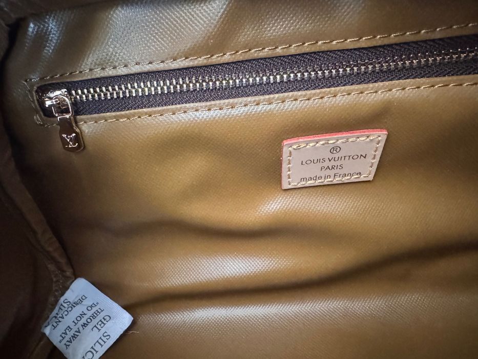 Дорожная косметичка LV в наличие