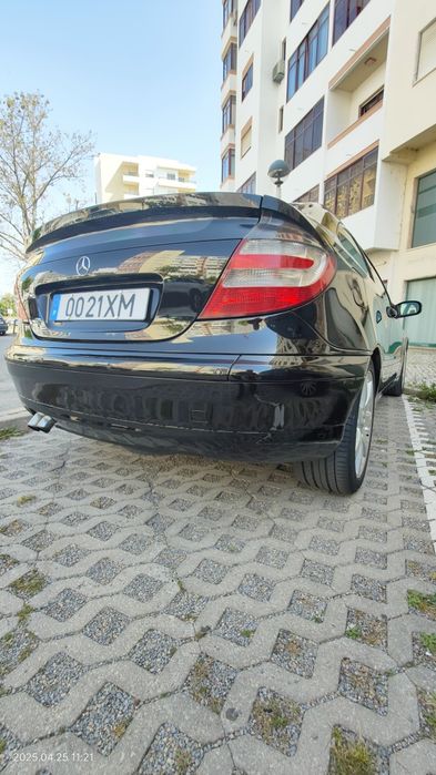 Mercedes C220 Sport Coupé 2.2 CDI 150 CV Nacional – 2004
