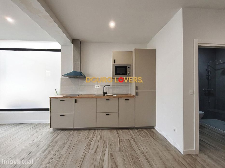 Apartamento T0 à venda na Rua da Constituição