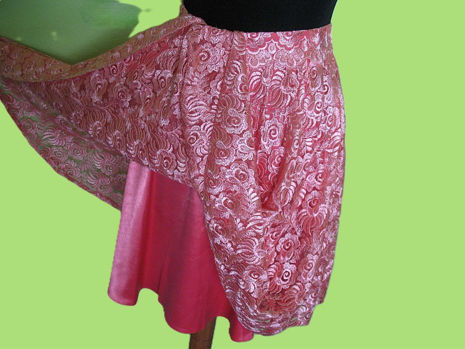 Spódnica - koronka gipiura - 36 S - pas 68 cm