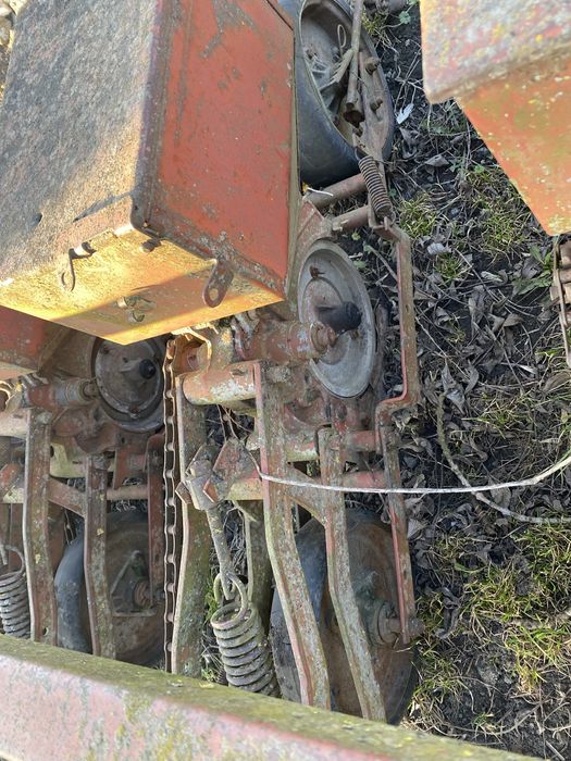 Продам бурякову сівалку 6 рядкова