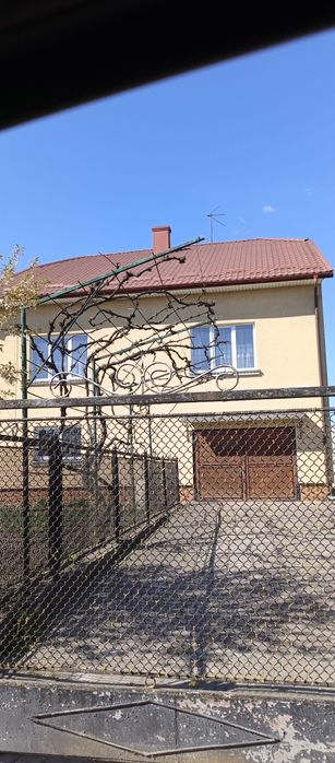 Приватний,  житловий будинок