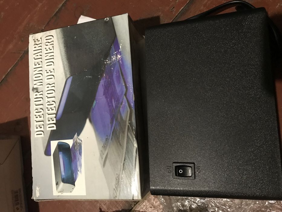 Детектор валют 118AB AC-220v, Ультрафіолетовий детектор валют.