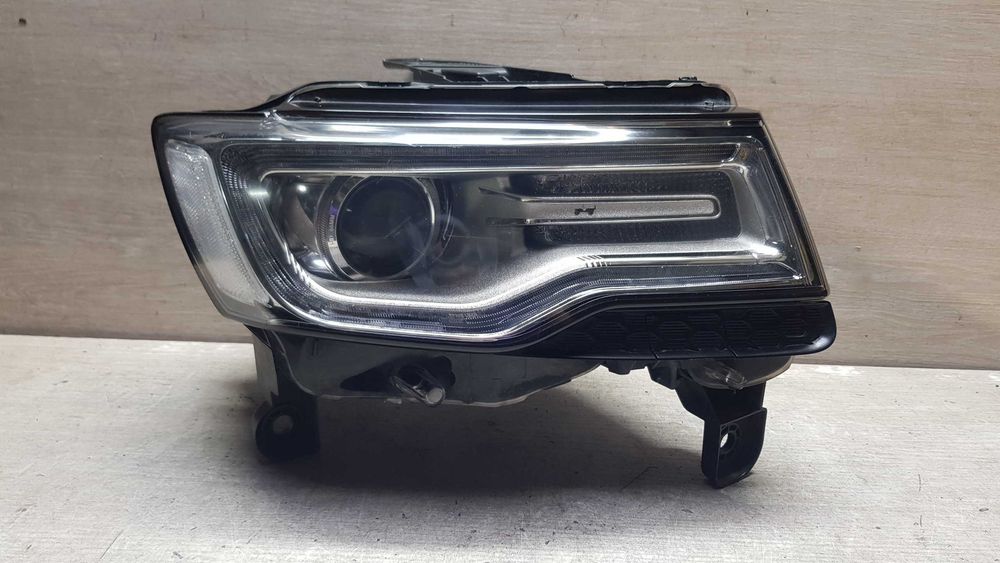 Фара права Jeep Grand Cherokee (WK2) 4 покоління 2013-2021p. Full LED
