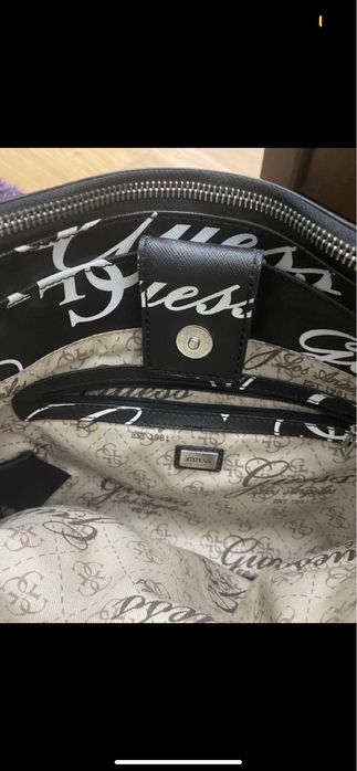 Carteira GUESS pouco utilizada