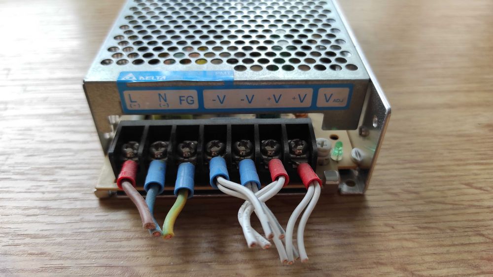 Импульсный блок питания LED Driver PMT-12V100W1AA Delta Electronics