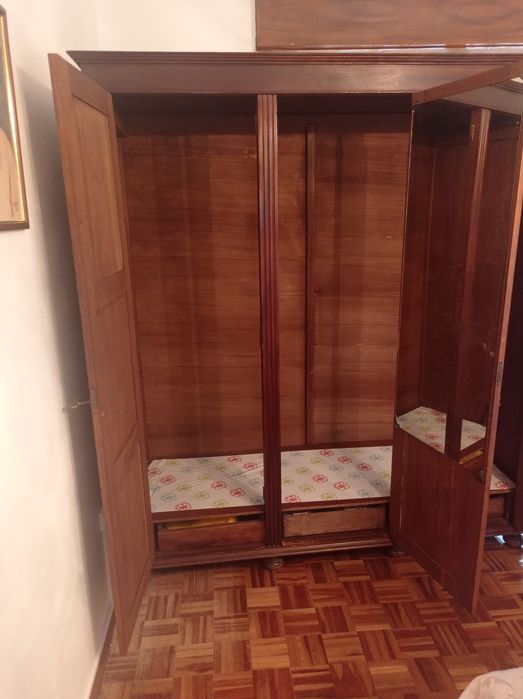 Guarda fatos - antigo