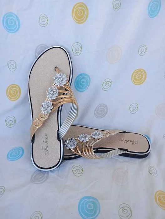 Chinelo barato e bonito