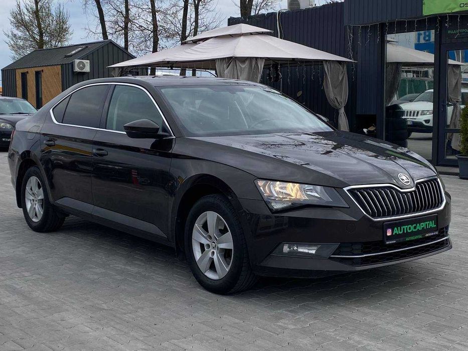 Skoda Superb 2019 Official