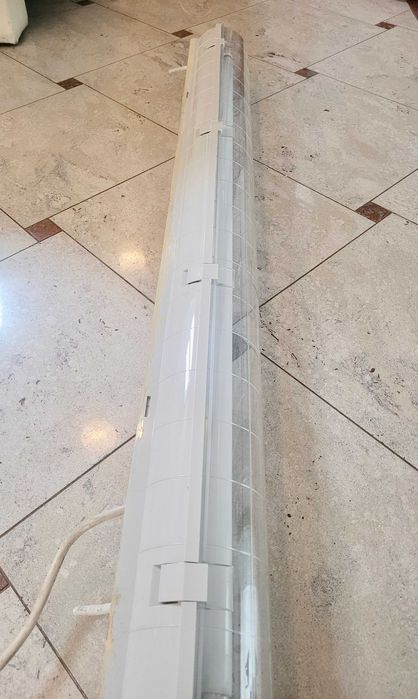 lampa do garażu halogen z obudową