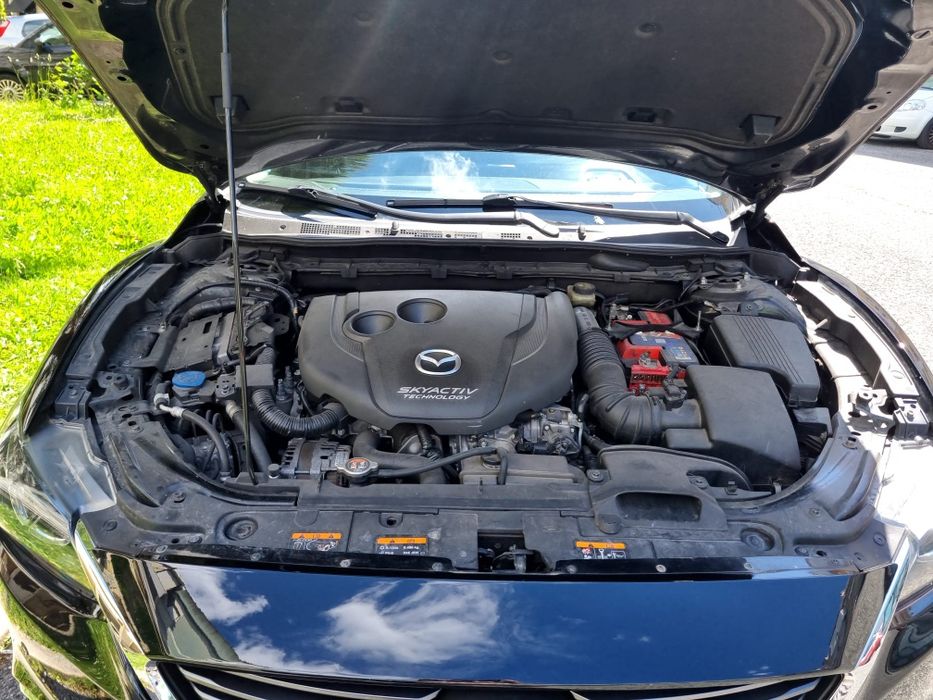 Mazda 6 de 2016, versão 2.2 Sky-D Evolve Navi.