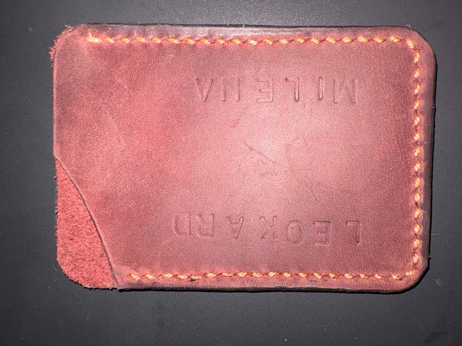 кардхолдер під Леокард