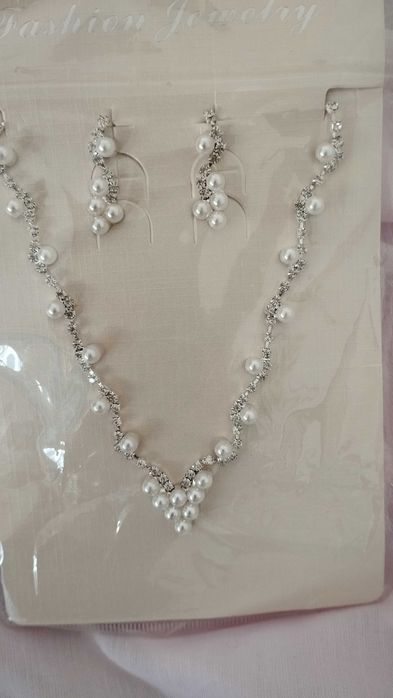 conjunto colar e brincos perolas e brilhantes prateados noiva